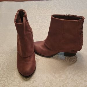 NWOT Stylish Sz8 Cognac Heeled Boots